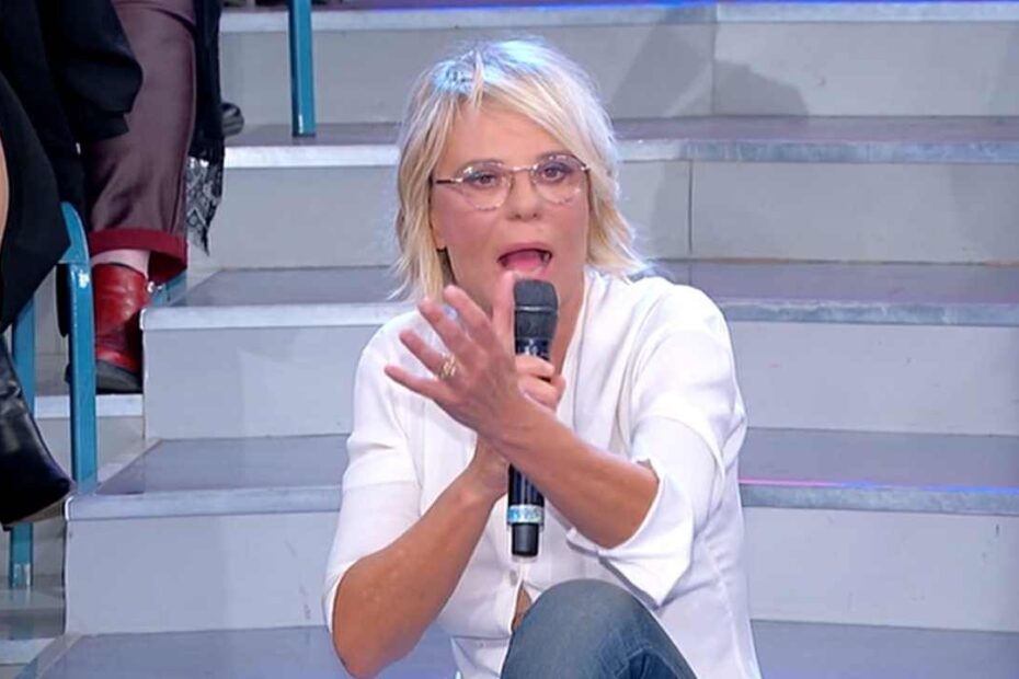 maria de filippi ued foto inedita riunione raffaella mennoia