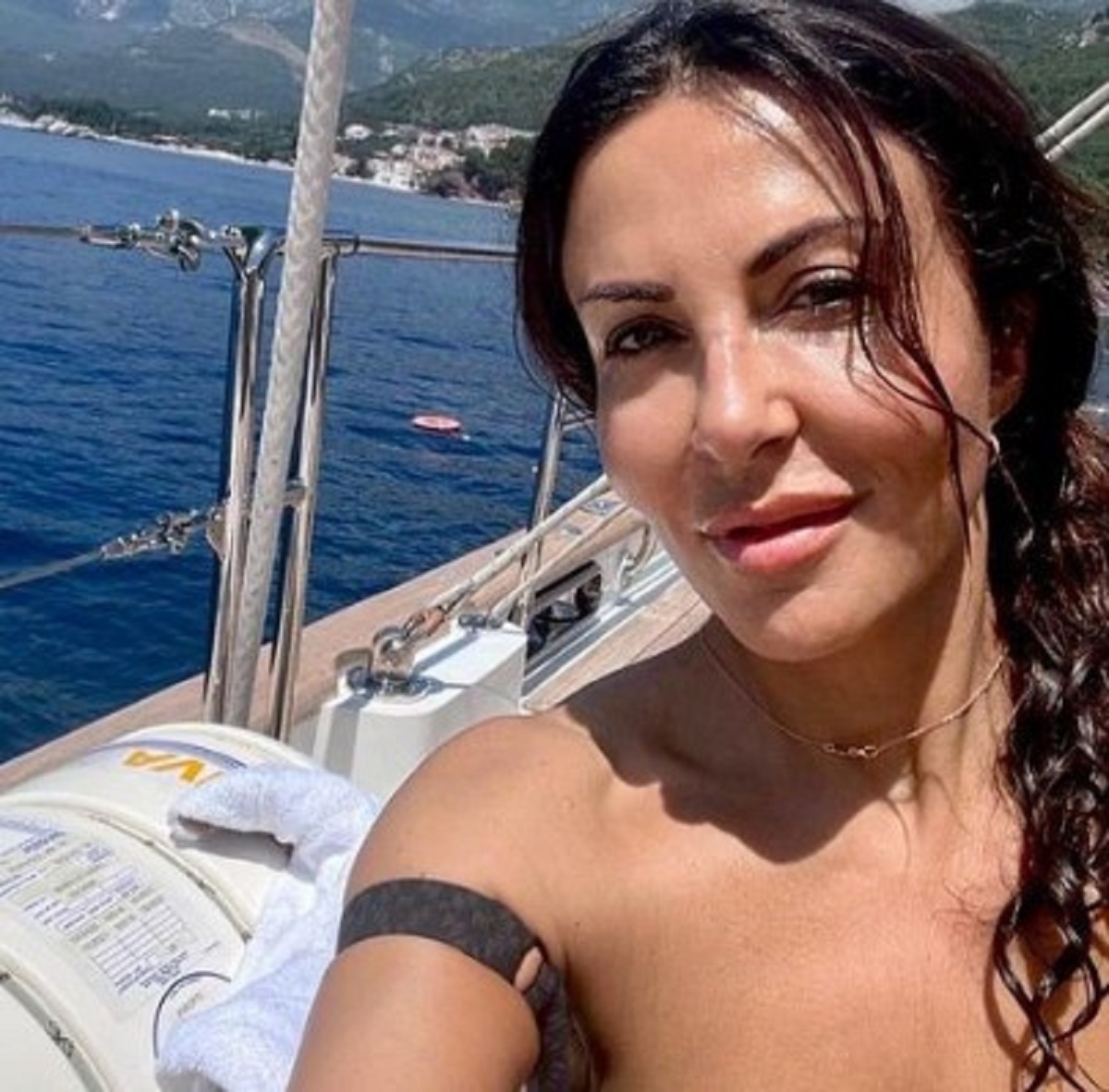 Sabrina Ferilli foto in topless infiamma i social