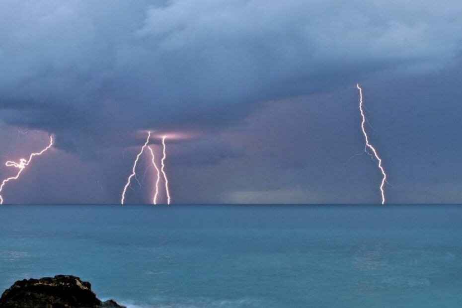Fulmine Spiaggia Soverato Feriti