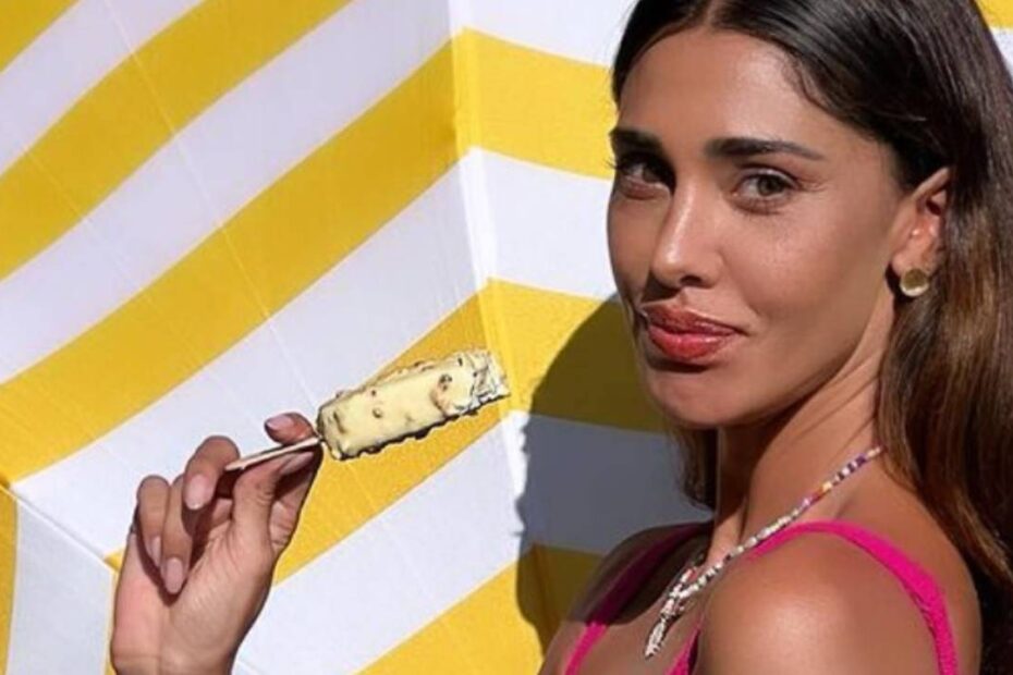 Belen Rodriguez Topless Foto