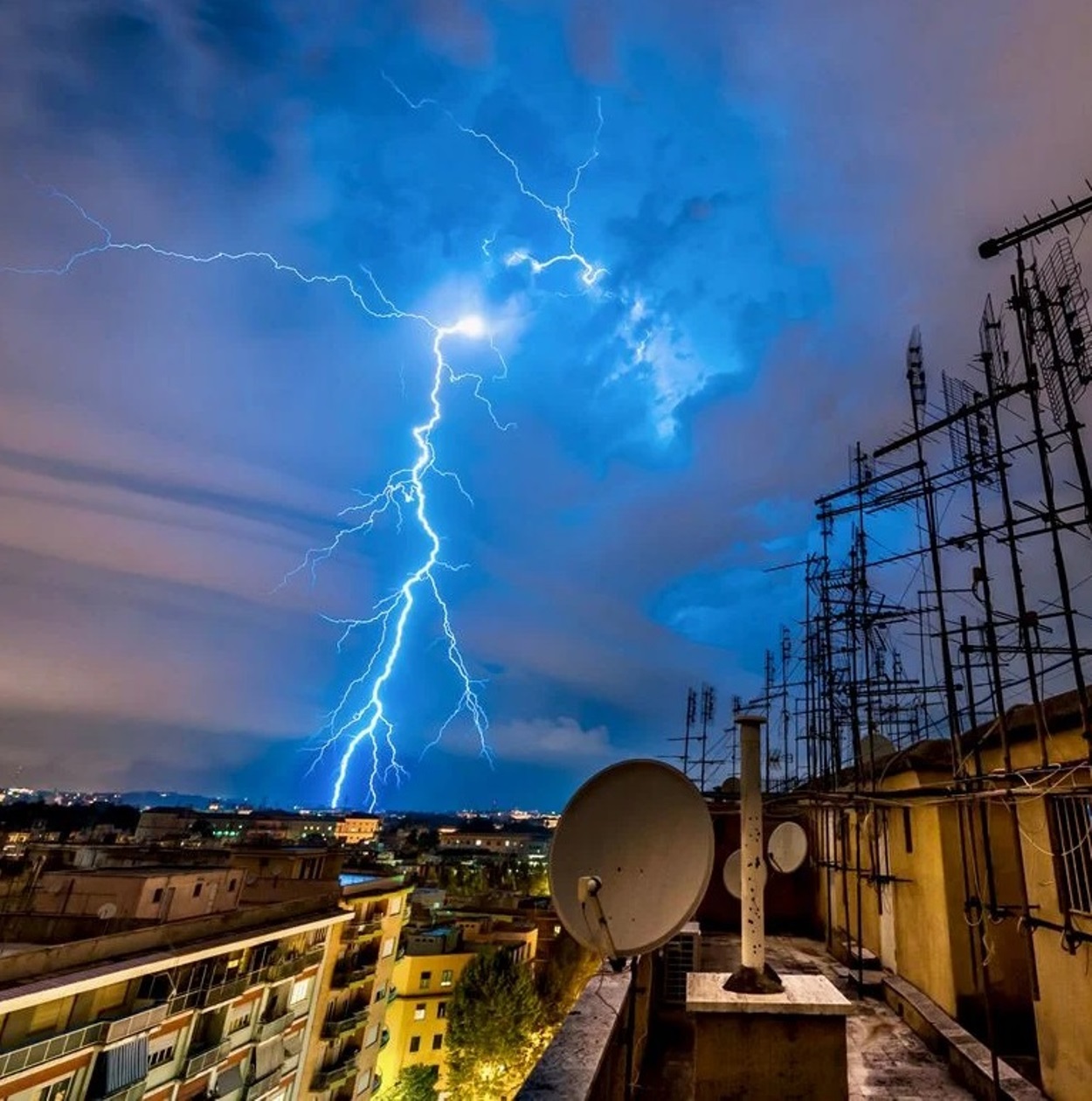 allerta meteo gialla dieci regioni