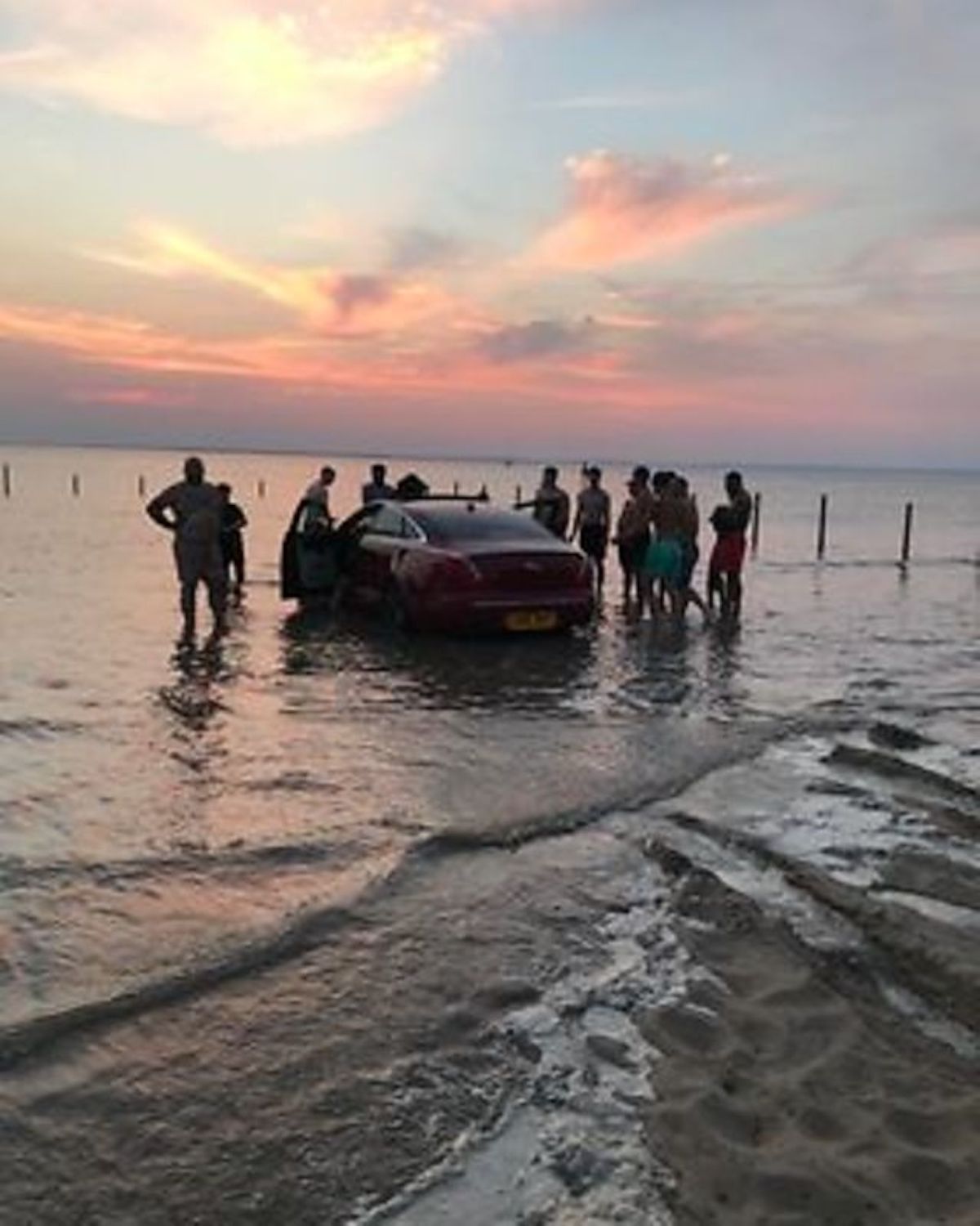 Auto inghiottite dal mare