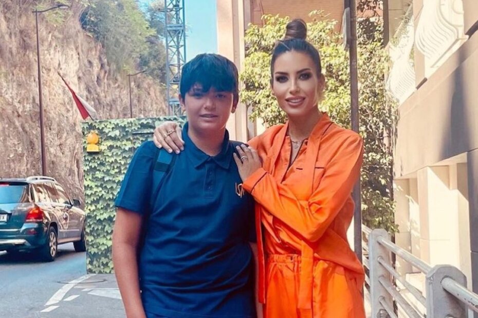 elisabetta gregoraci figlio scuola montecarlo quanto costa