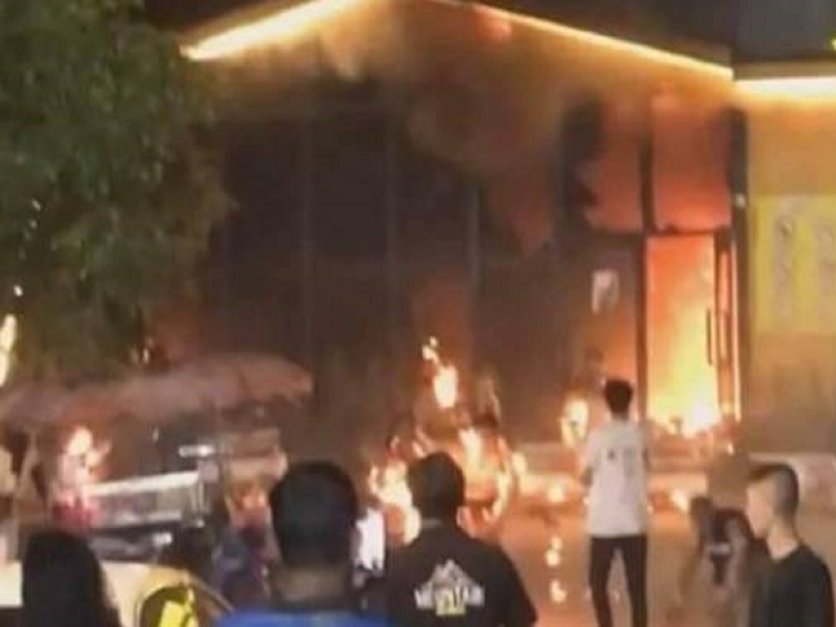 Thailandia incendio discoteca 13 morti