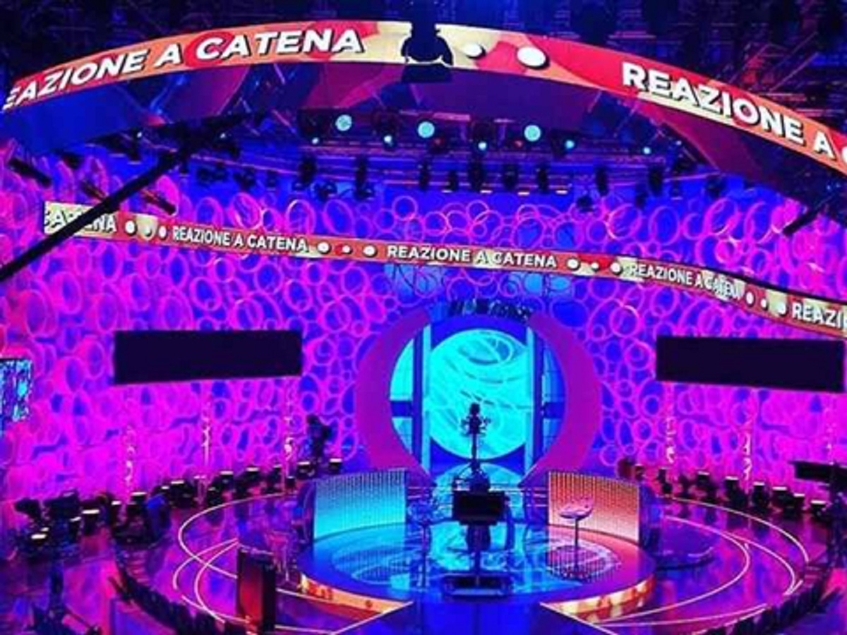 Marco Liorni in imbarazzo siparietto in diretta tv
