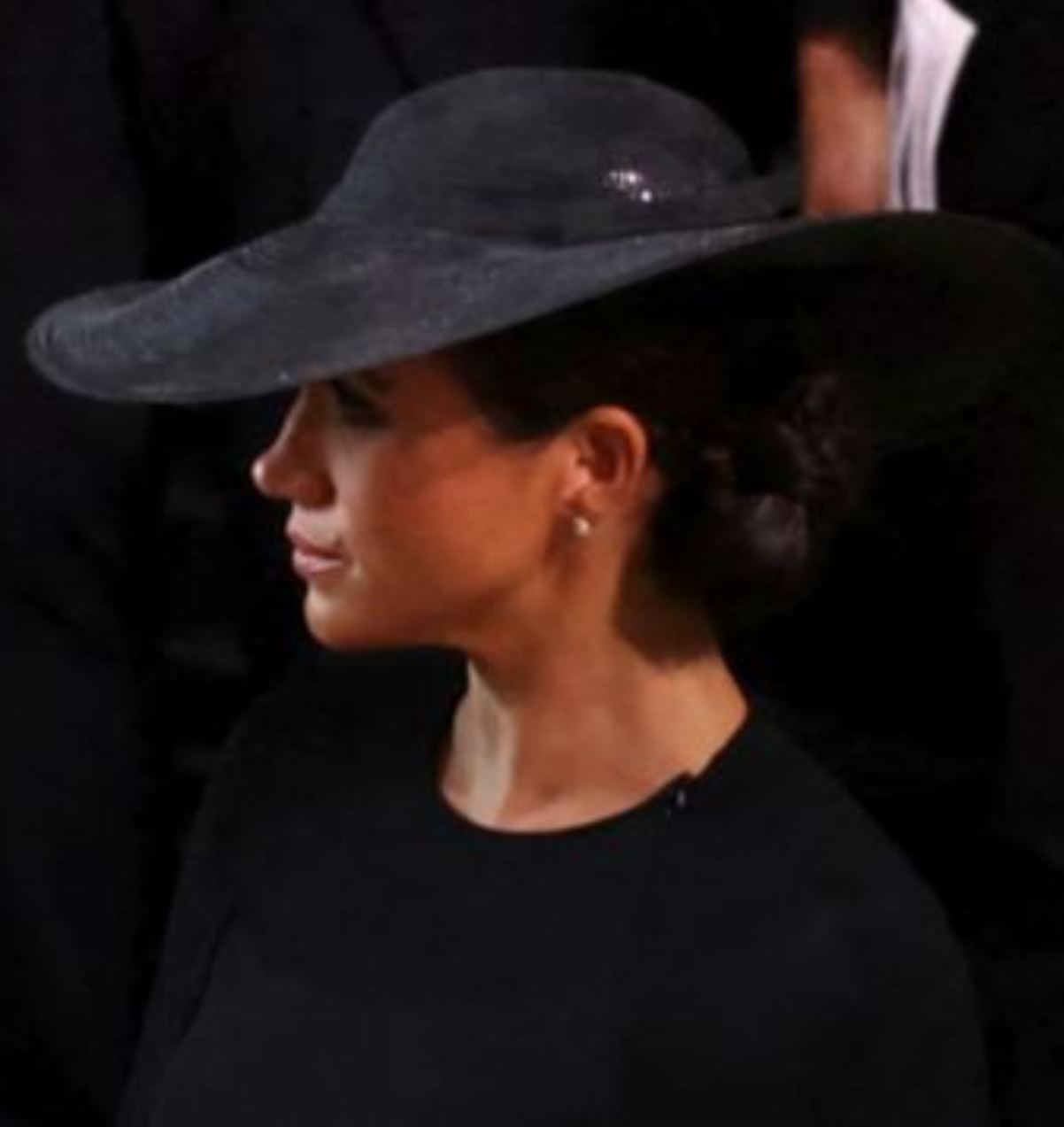 Meghan Markle con gli orecchini della Regina ai funerali
