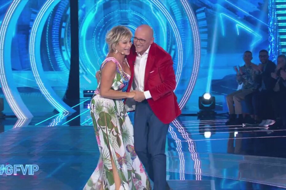 Carmen Russo è caduta nello studio del GF Vip 7