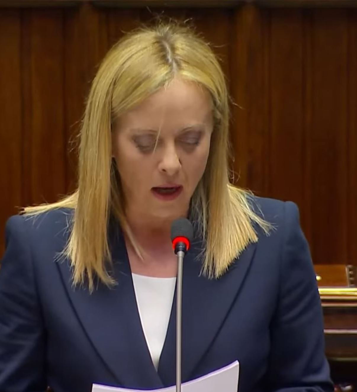 giorgia meloni il compagno andrea giambruno teso alla camera