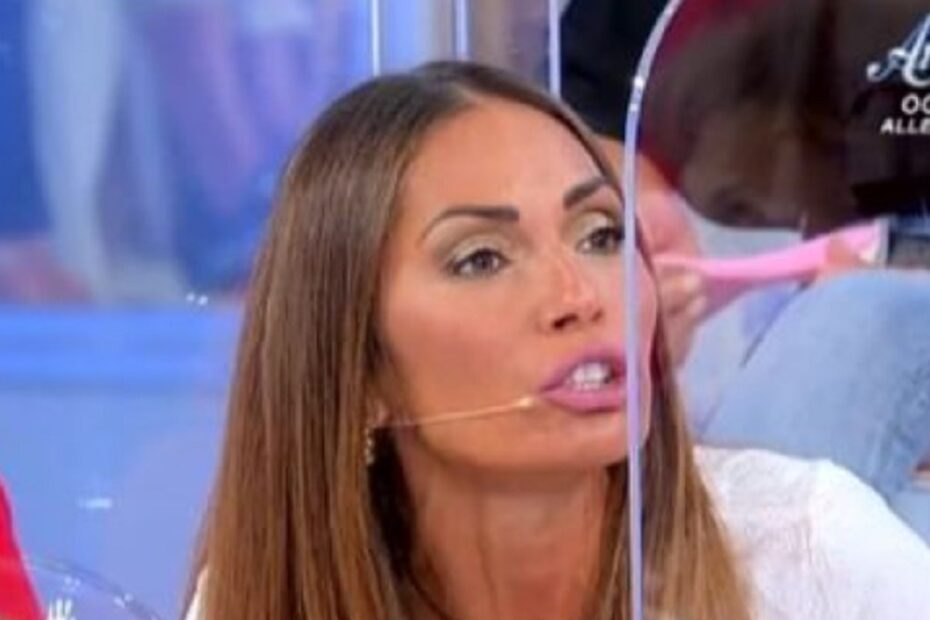 Uomini e Donne scontro Ida Platano e Roberta Di Padua