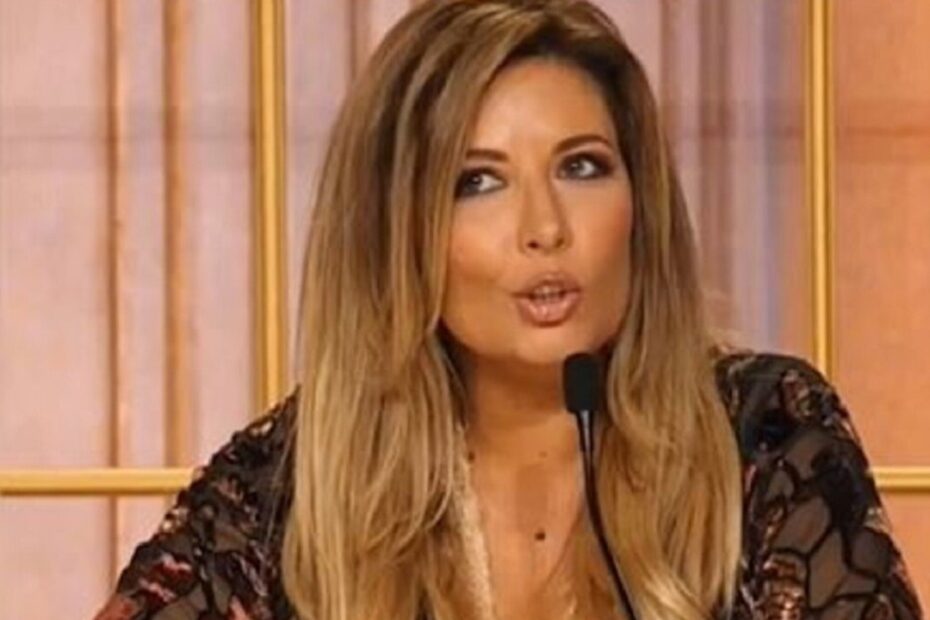 Selvaggia Lucarelli risponde a Enrico Montesano tensione Ballando