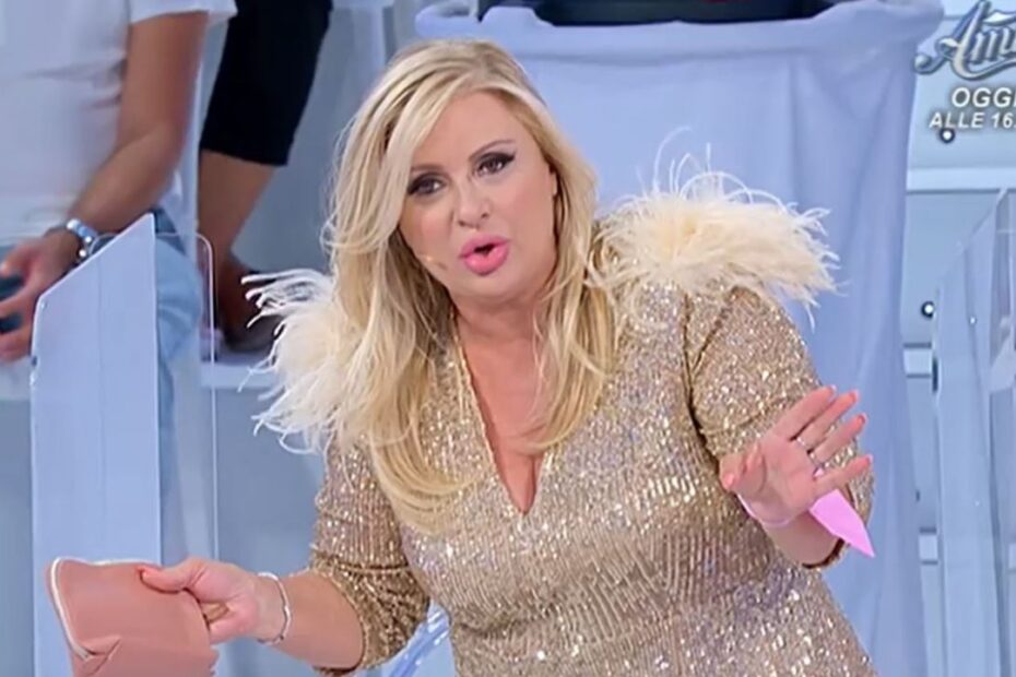 Uomini e Donne Tina Cipollari critica Federica Aversano