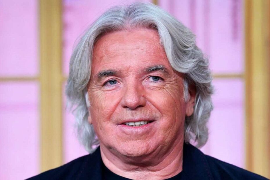 Ivan Zazzaroni in piedi a Ballando: mistero svelato