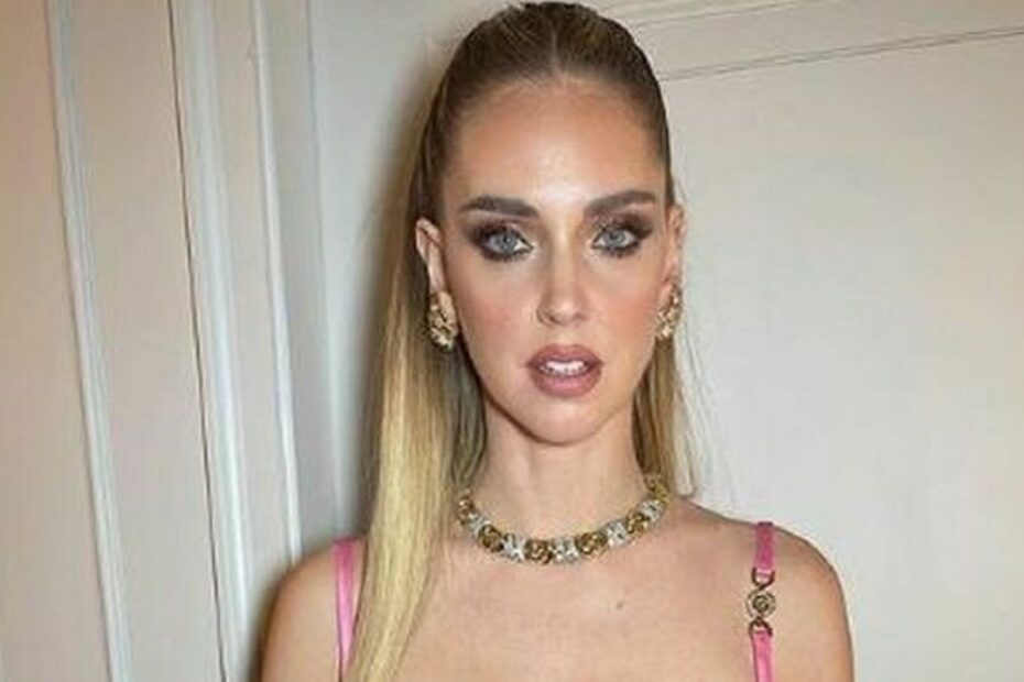 Chiara Ferragni in completo intimo sexy: le aspre critiche