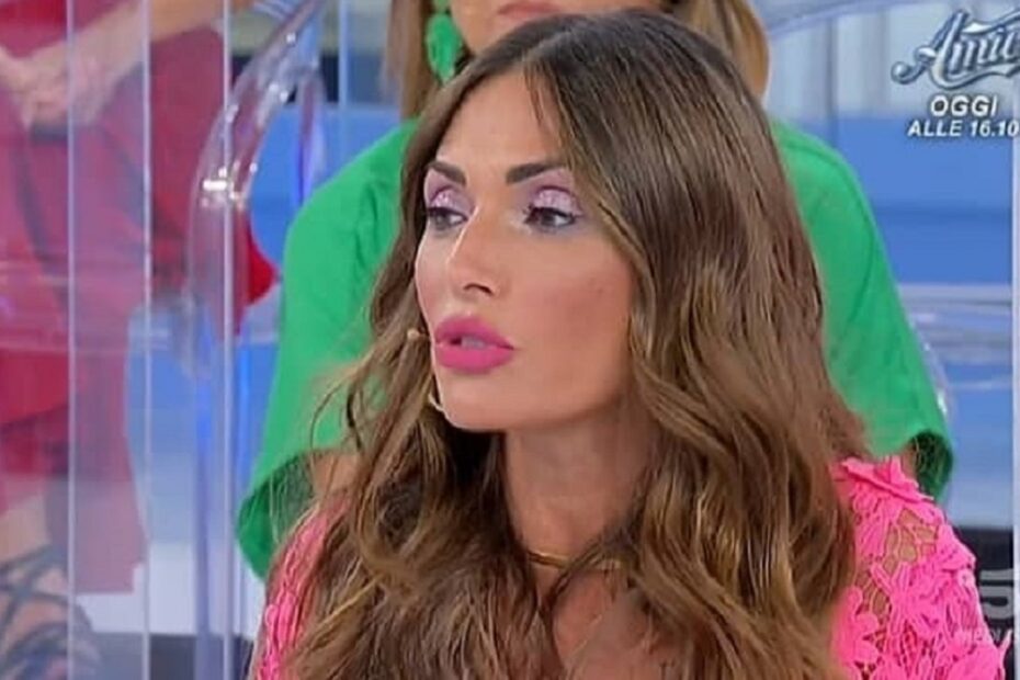 Uomini e Donne Ida Platano in studio