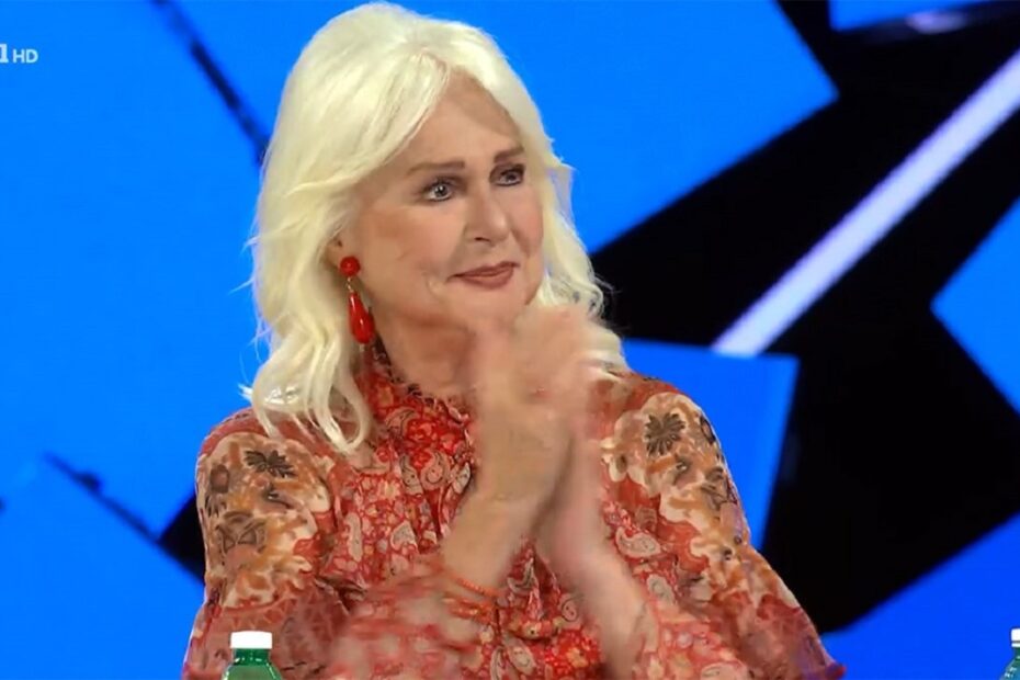 Loretta Goggi si commuove in diretta tv a Tale e Quale Show