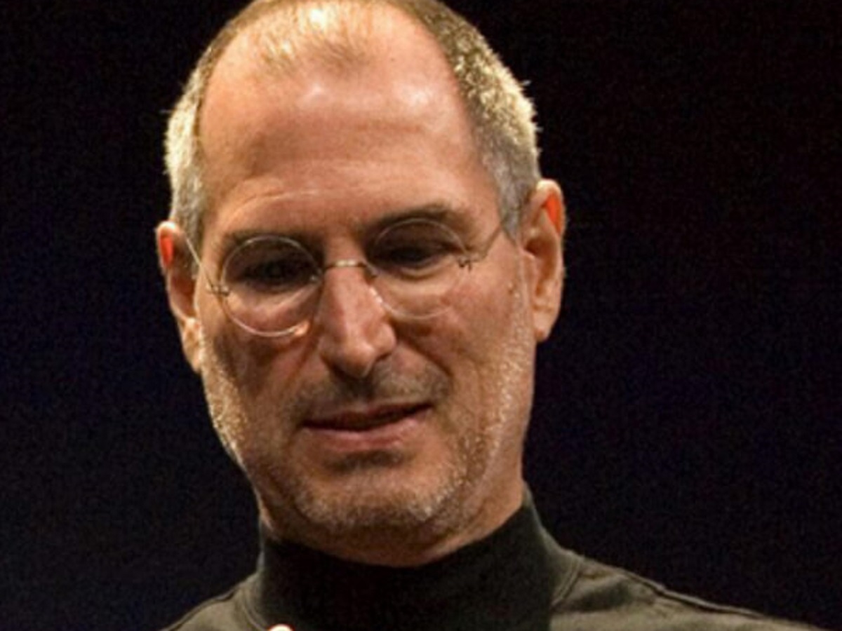 paio di sandali di Steve Jobs venduti all’asta a 211mila euro