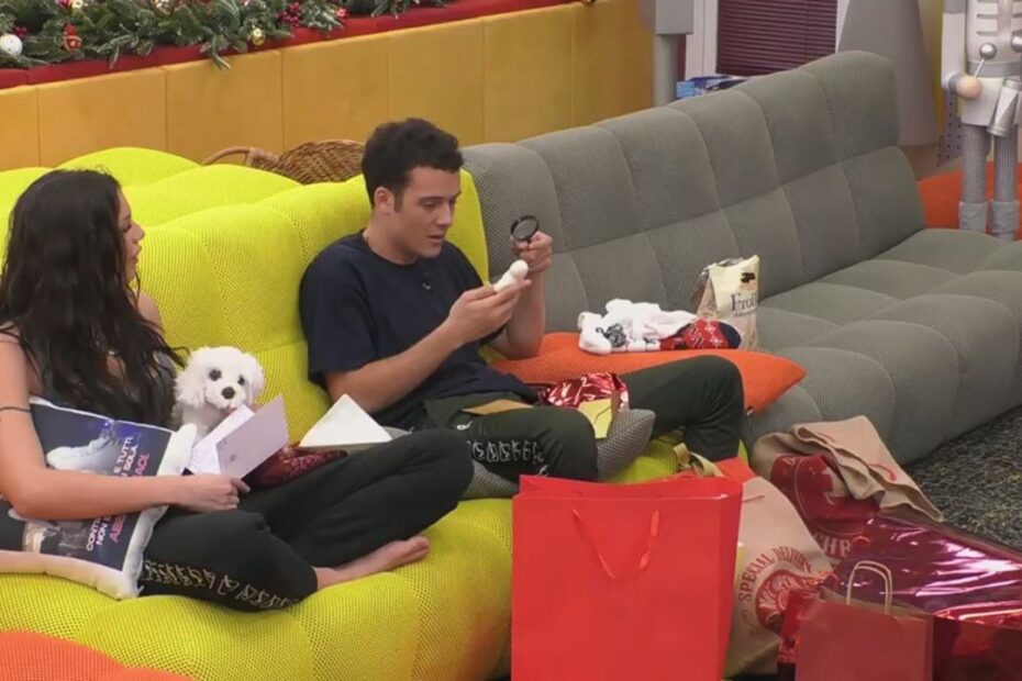 GF Vip 7 Edoardo Donnamaria Regalo Natale Significato