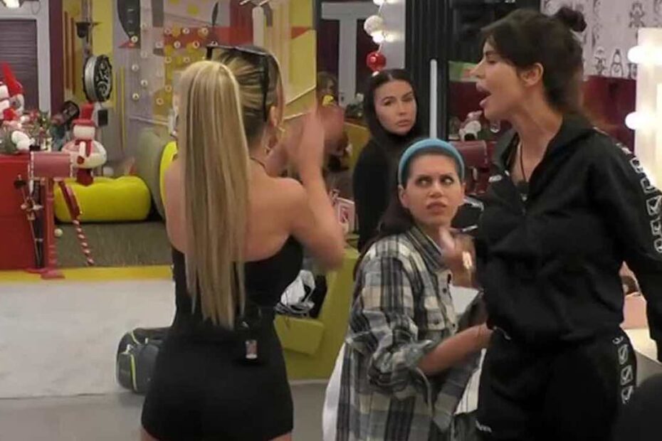 Dana Saber, la lite choc con Oriana Marzoli