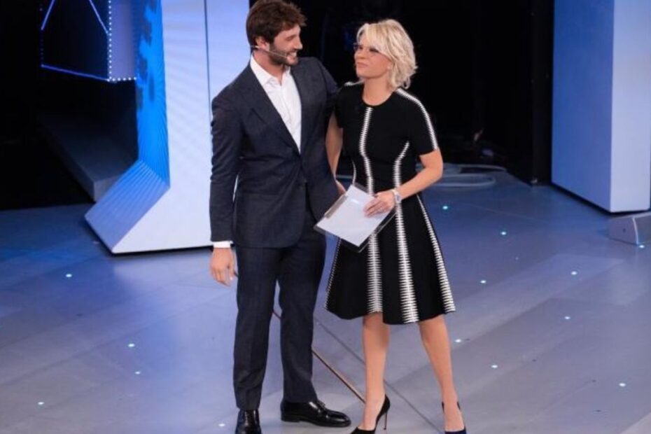 Maria De Filippi indossa lo stesso abito di Sonia Bruganelli