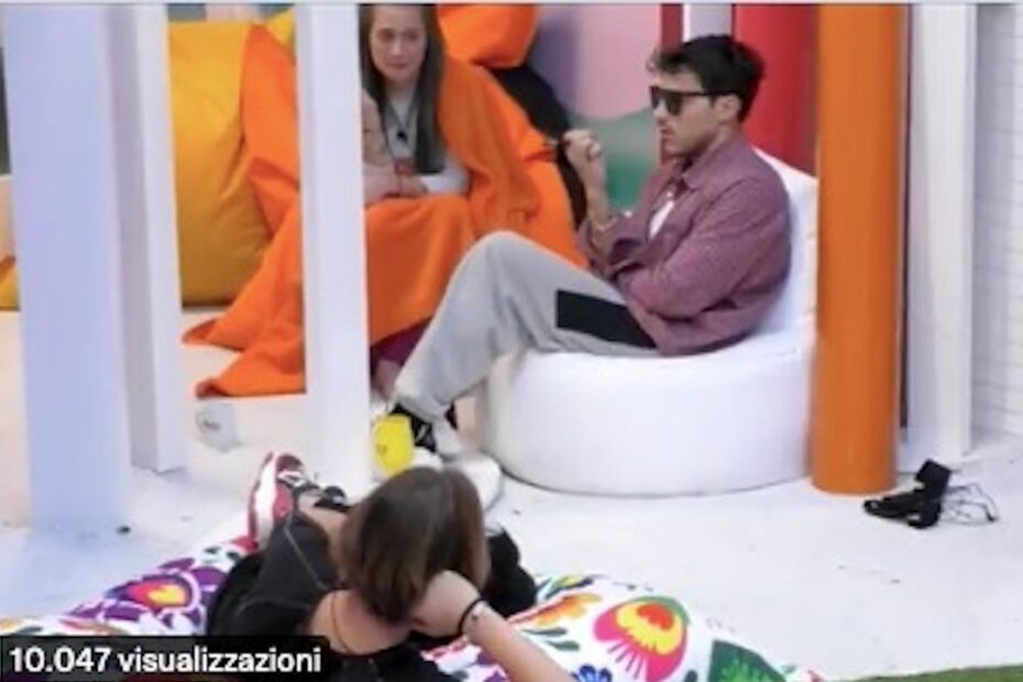 Daniele viola il regolamento del GF Vip 7 e toglie il microfono