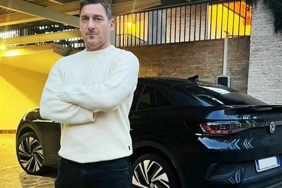 Francesco Totti si presenta ingrassato dopo le feste natalizie