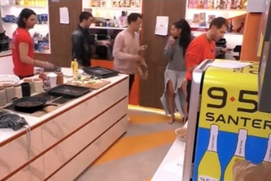GF Vip 7, Antonella parla del ciclo ed Edoardo la sgrida