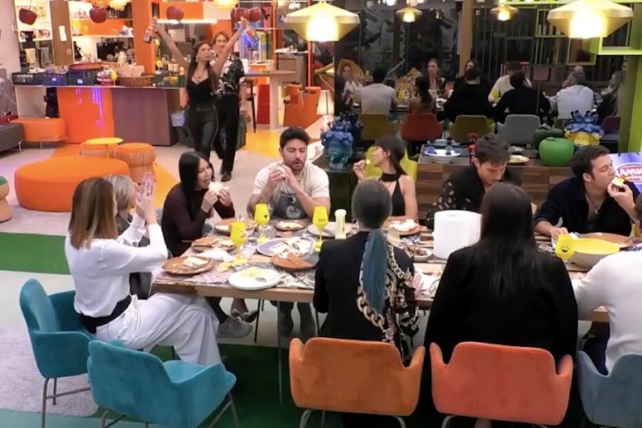 GF Vip 7, la regia sgrida i concorrenti che non usano i microfoni