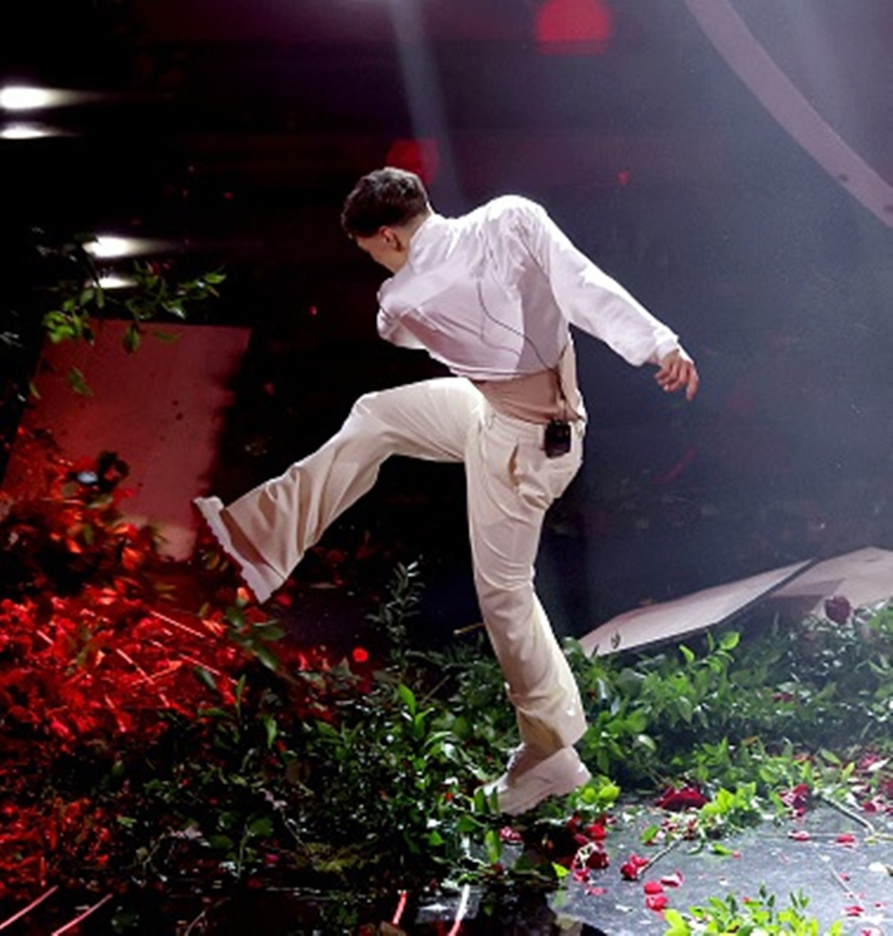 stefano de martino gesto blanco sanremo