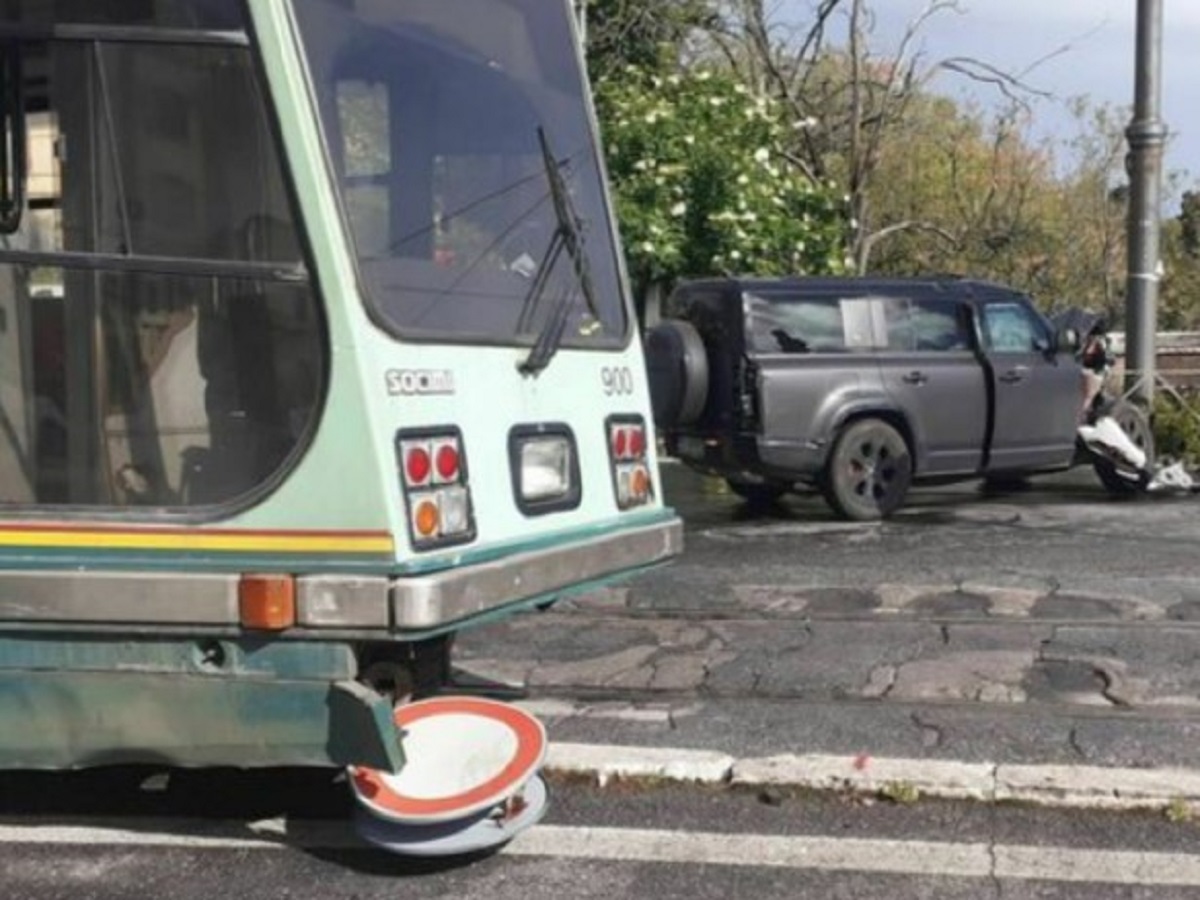 Paura per Ciro Immobile dopo l'incidente contro il tram