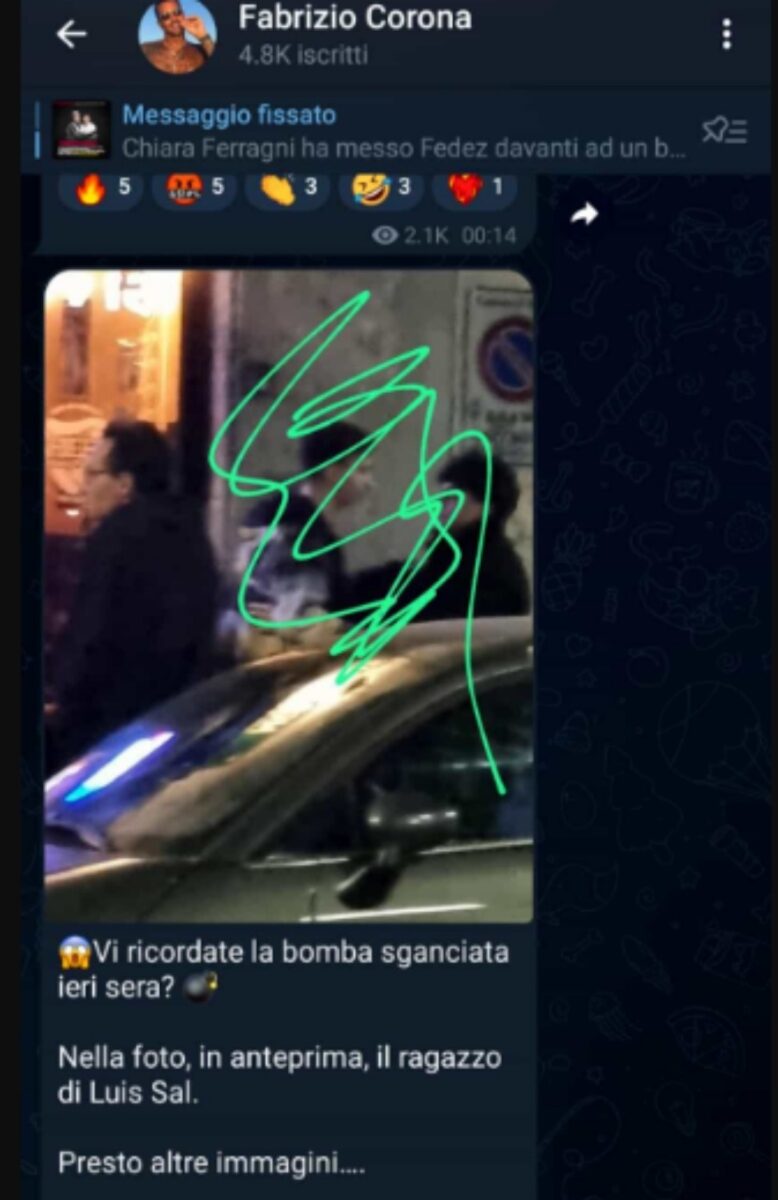 Fabrizio Corona: “Luis Sal è gay: si bacia con lui”