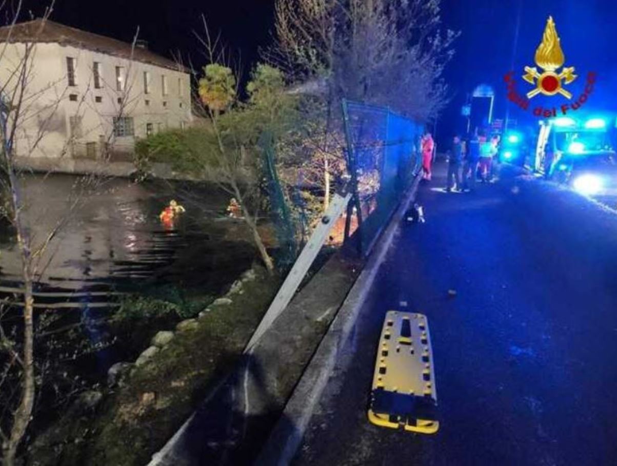 incidente porcia auto nel lago muore uomo