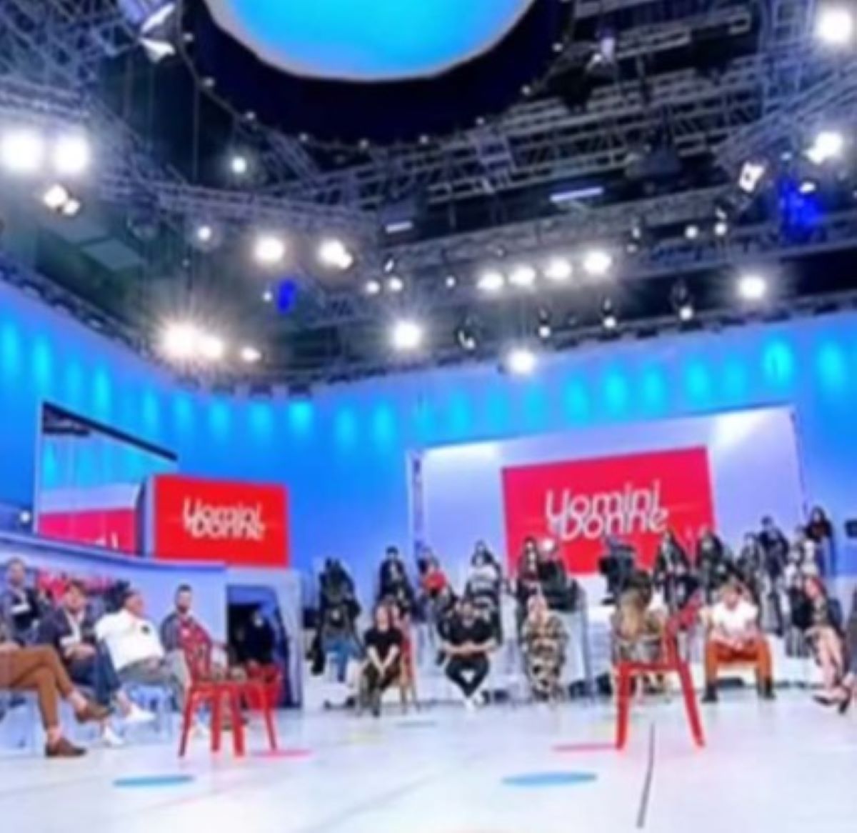 Uomini e Donne programmazione