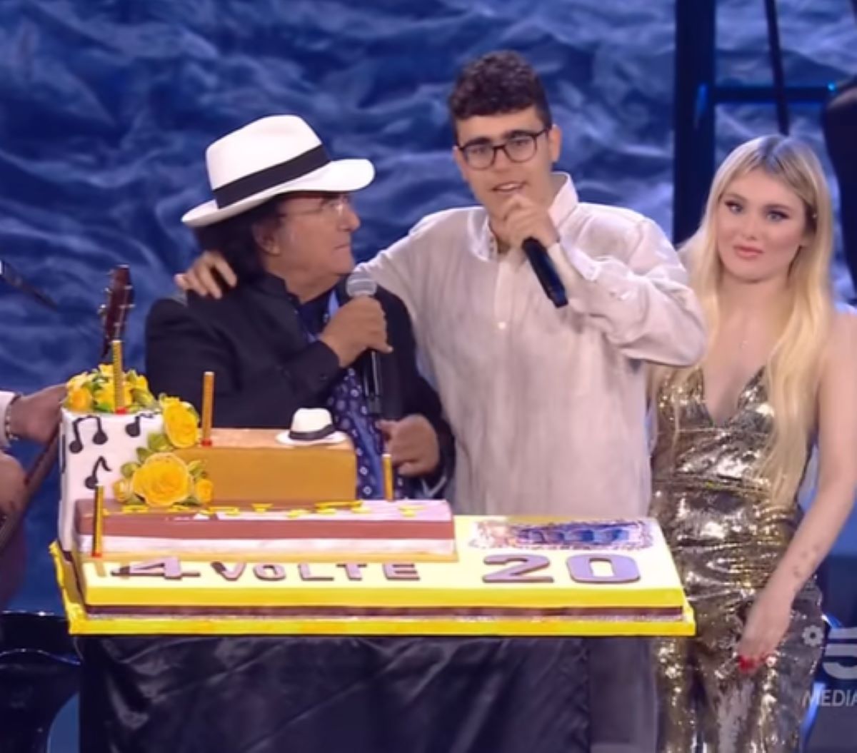 Albano Carrisi 4 Volte 20
