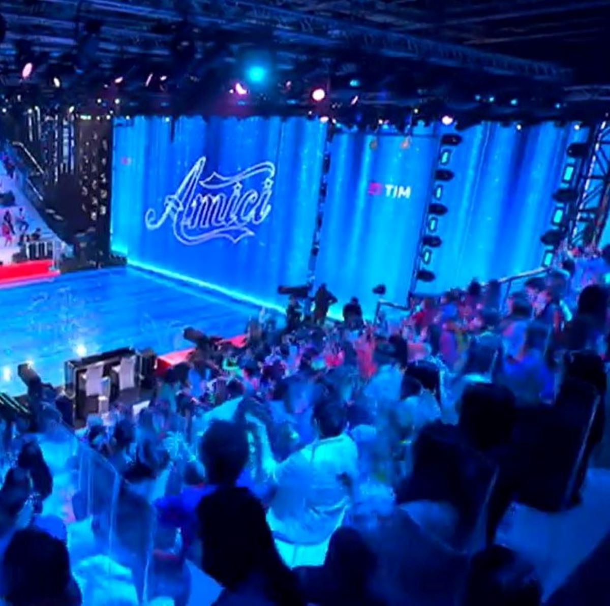 Amici 22 Due Concorrenti Covid