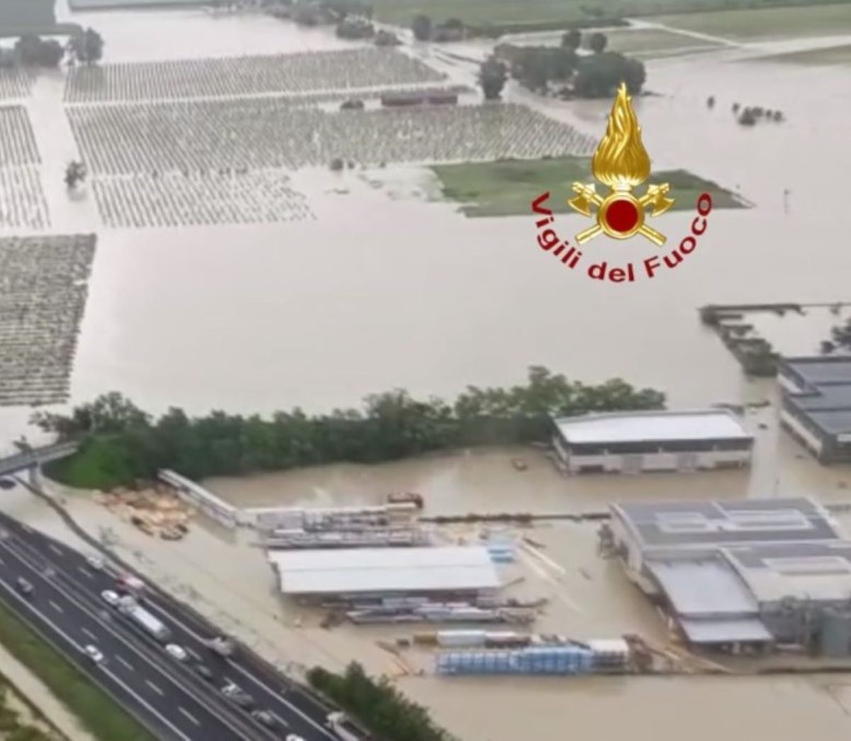 Gene Gnocchi sfollato dopo l'alluvione in Emilia Romagna