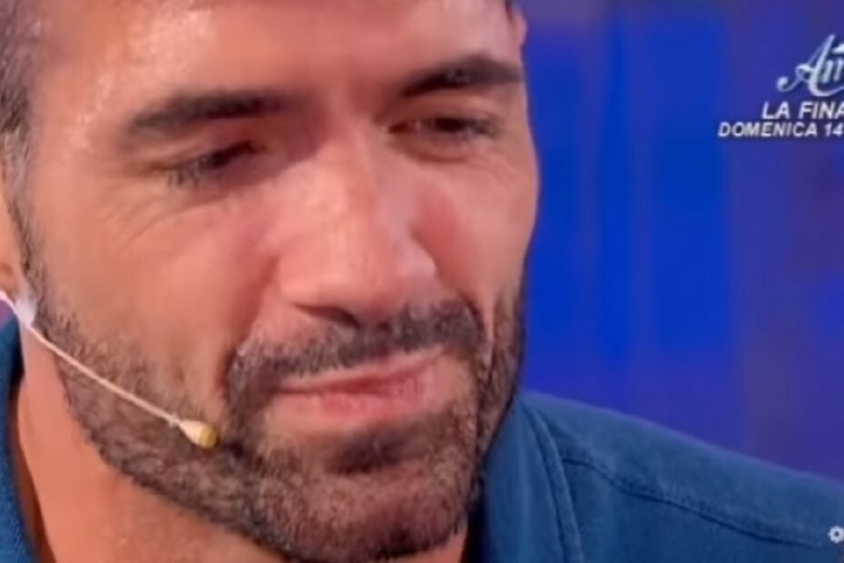 Uomini e Donne accuse a Carlo dopo l'addio a Nicole Santinelli