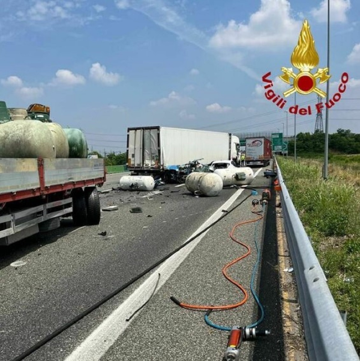 incidente sulla A4 tra Rho e Milano due morti e cinque feriti 