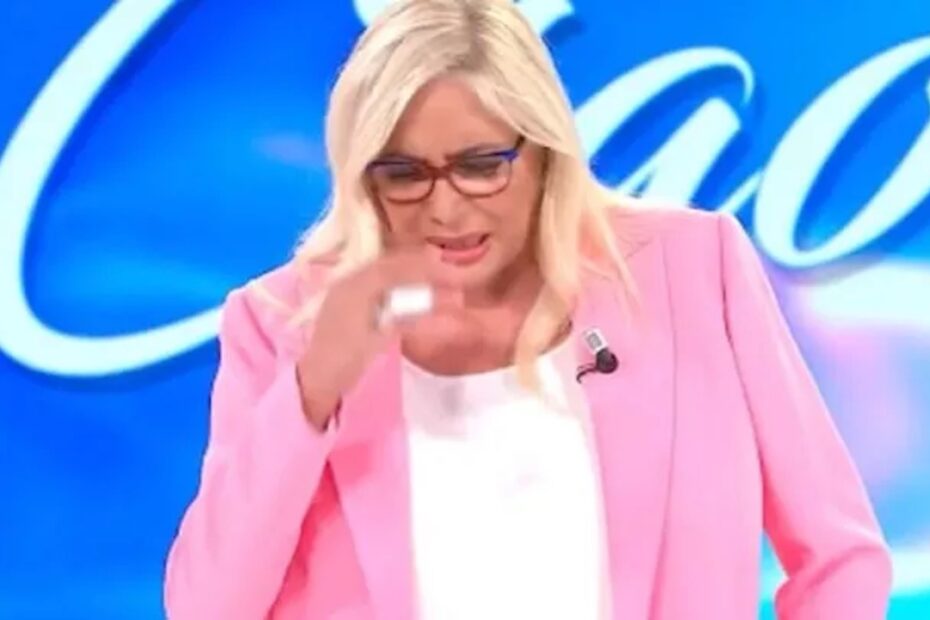 Mara Venier in lacrime durante l’ultima puntata di Domenica In