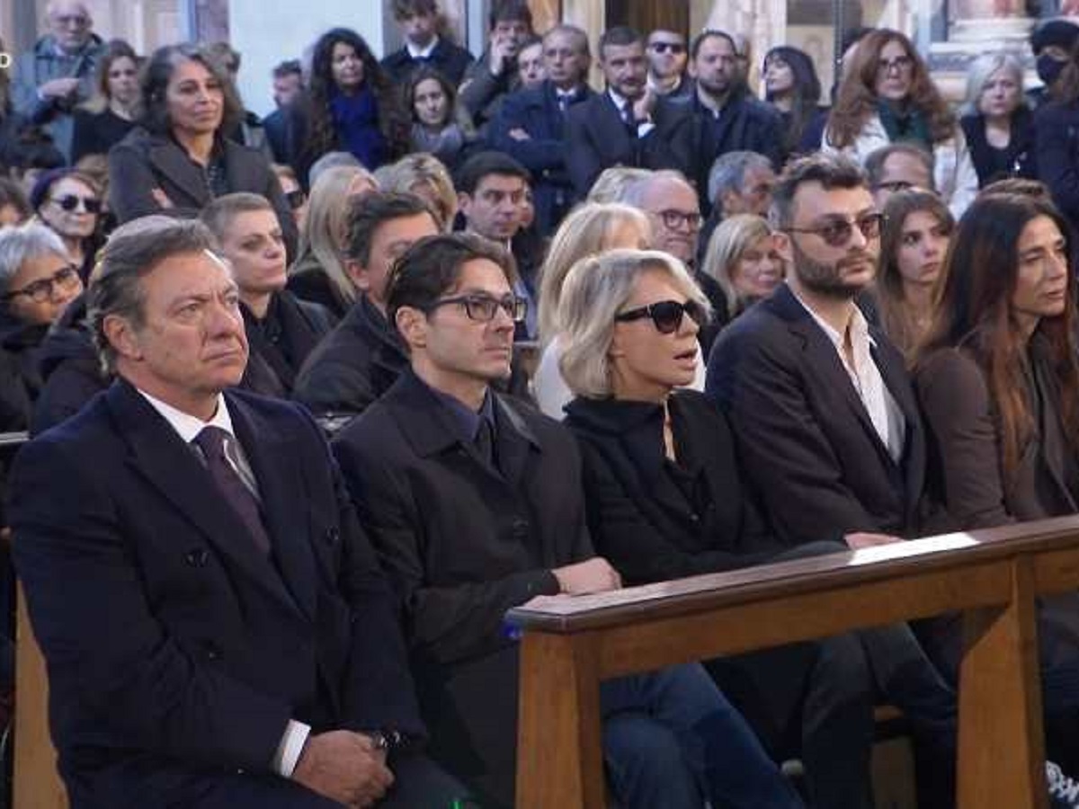 funerali di Silvio Berlusconi Maria de Filippi