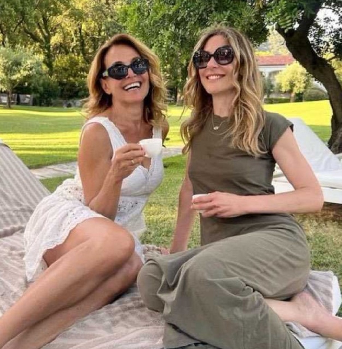 Barbara D'Urso foto con Francesca Fagnani sarà ospite a Belve 