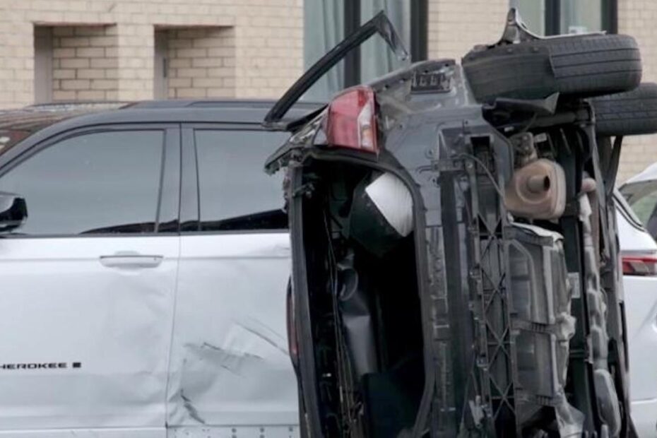 Incidente a New York rubano auto morti
