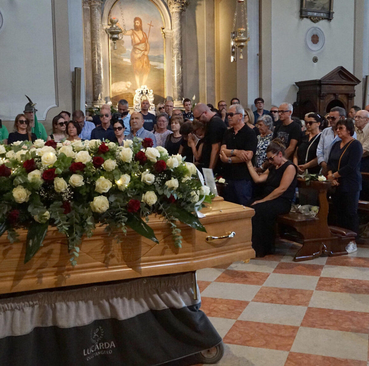 Marito muore al funerale della moglie