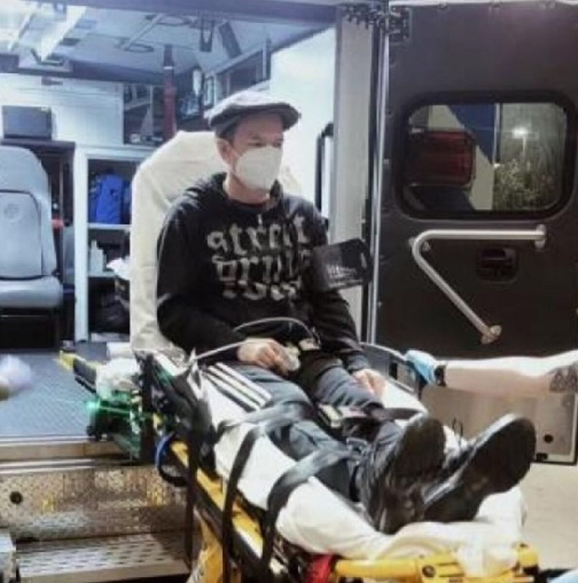 Deryck Whibley il frontman dei Sum 41 ricoverato per un'infezione