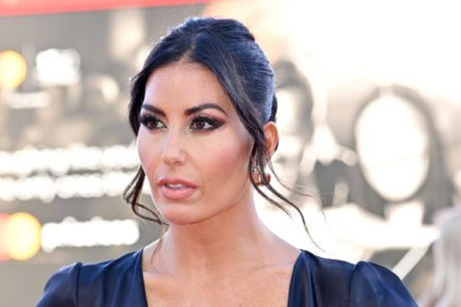 elisabetta gregoraci vestito scuro matrimonio