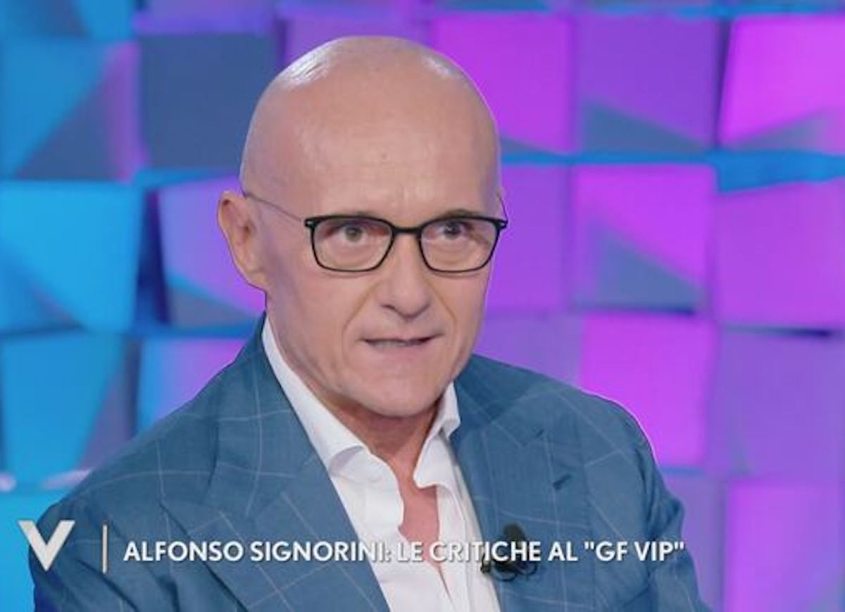 Alfonso Signorini chiede scusa per il cast del GF Vip 7