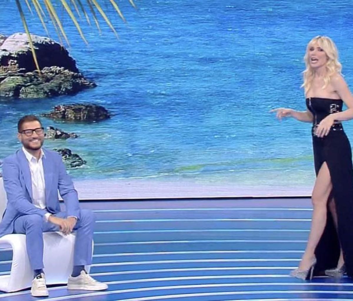 Ilary Blasi Brutta Notizia