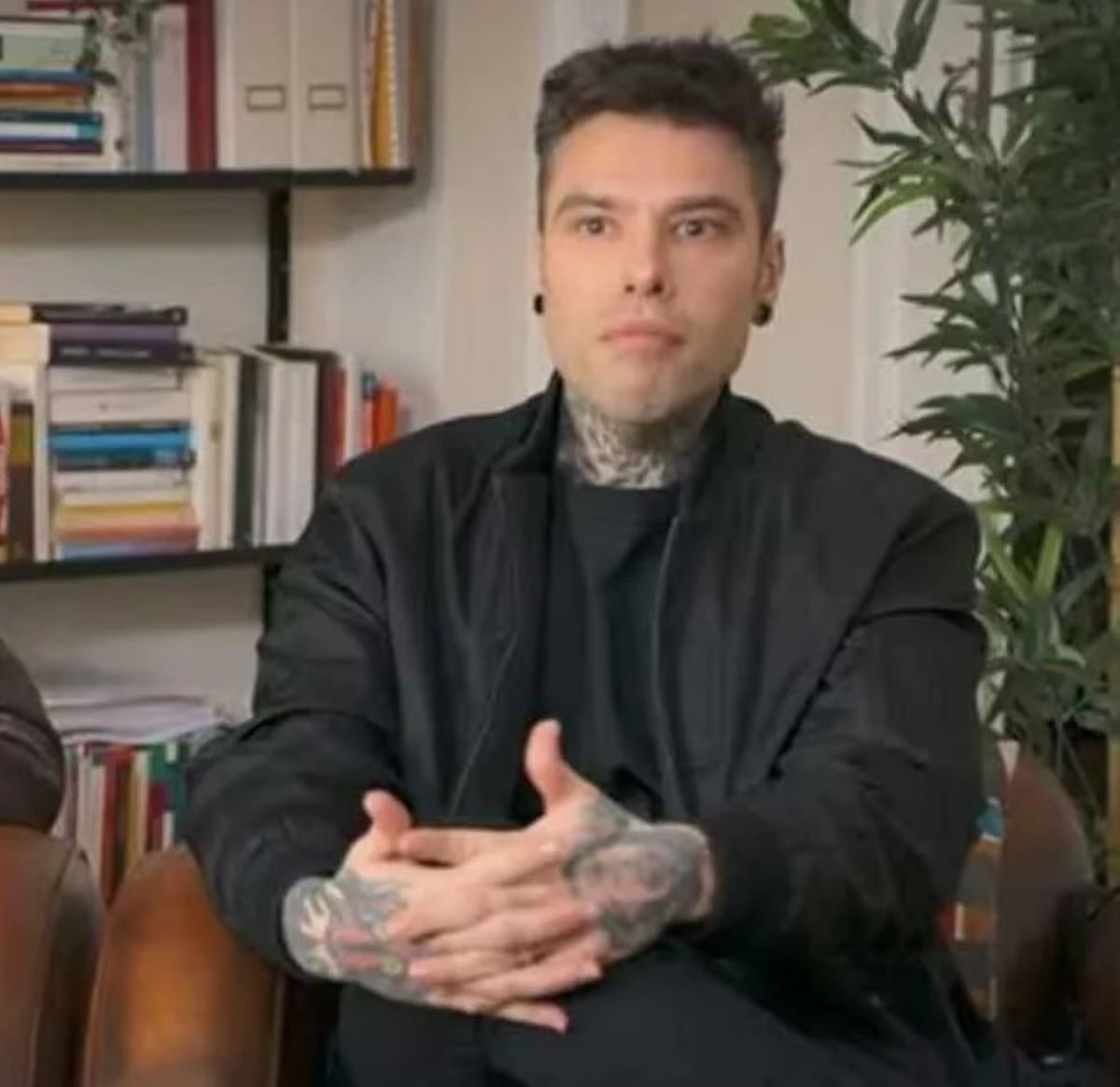 Fedez Comunicazione Ospedale