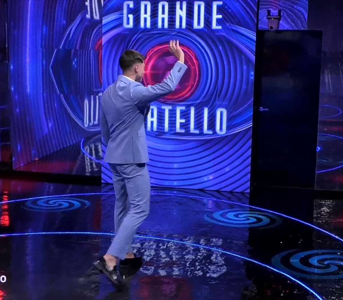 Mirko Brunetti al Grande Fratello: "Vittorio ci ha provato con me"