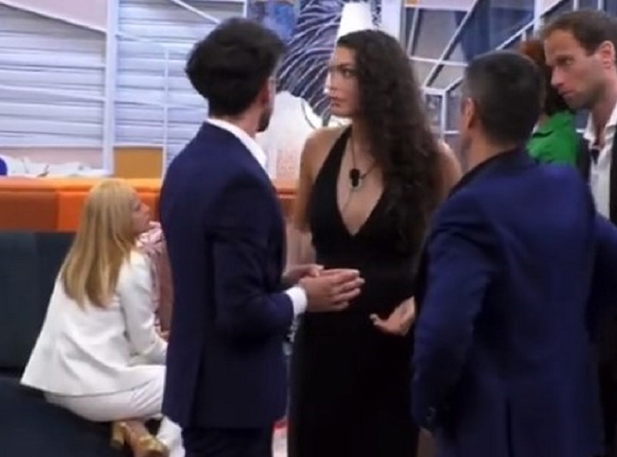 GF 2023 Angelica contro Garibaldi Non hai nominato Beatrice 