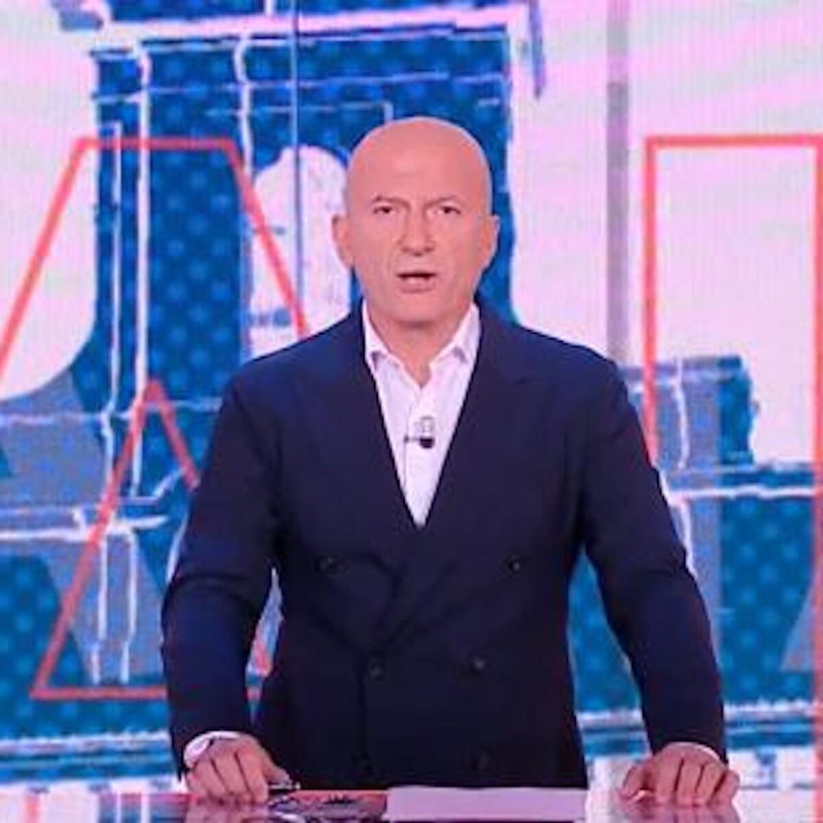 Rissa in tv a Stasera Italia, Augusto Minzolini costretto ad intervenire
